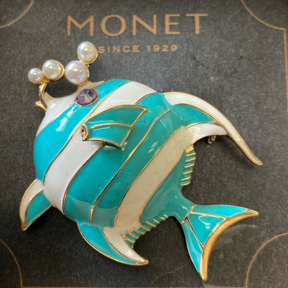 Monet Jewelry - Monet Jewelry Christmas pin